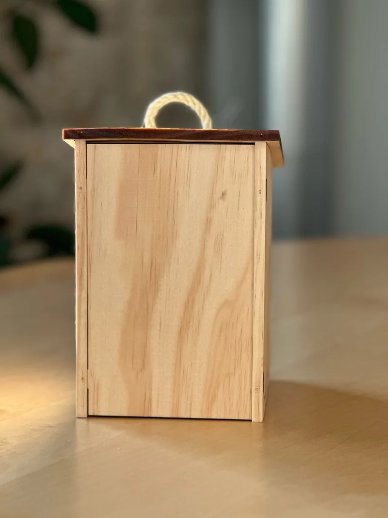Caja Nido para Petirrojo y Colirrojo