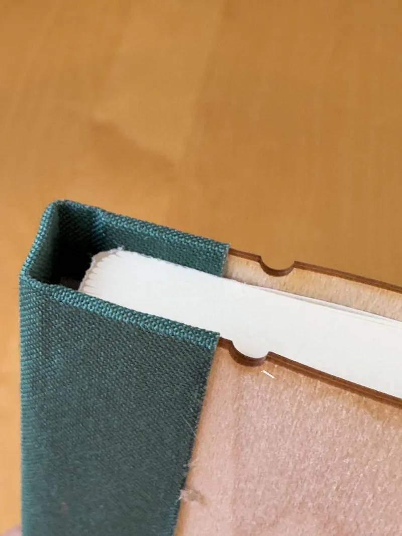 Cuaderno con Tapas de Madera y Lomo Textil